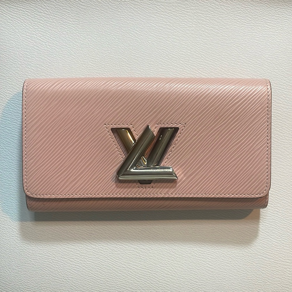 Authentic Louis Vuitton wallet twist preowned